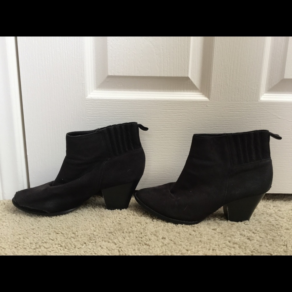 booties - Picture 2 of 6